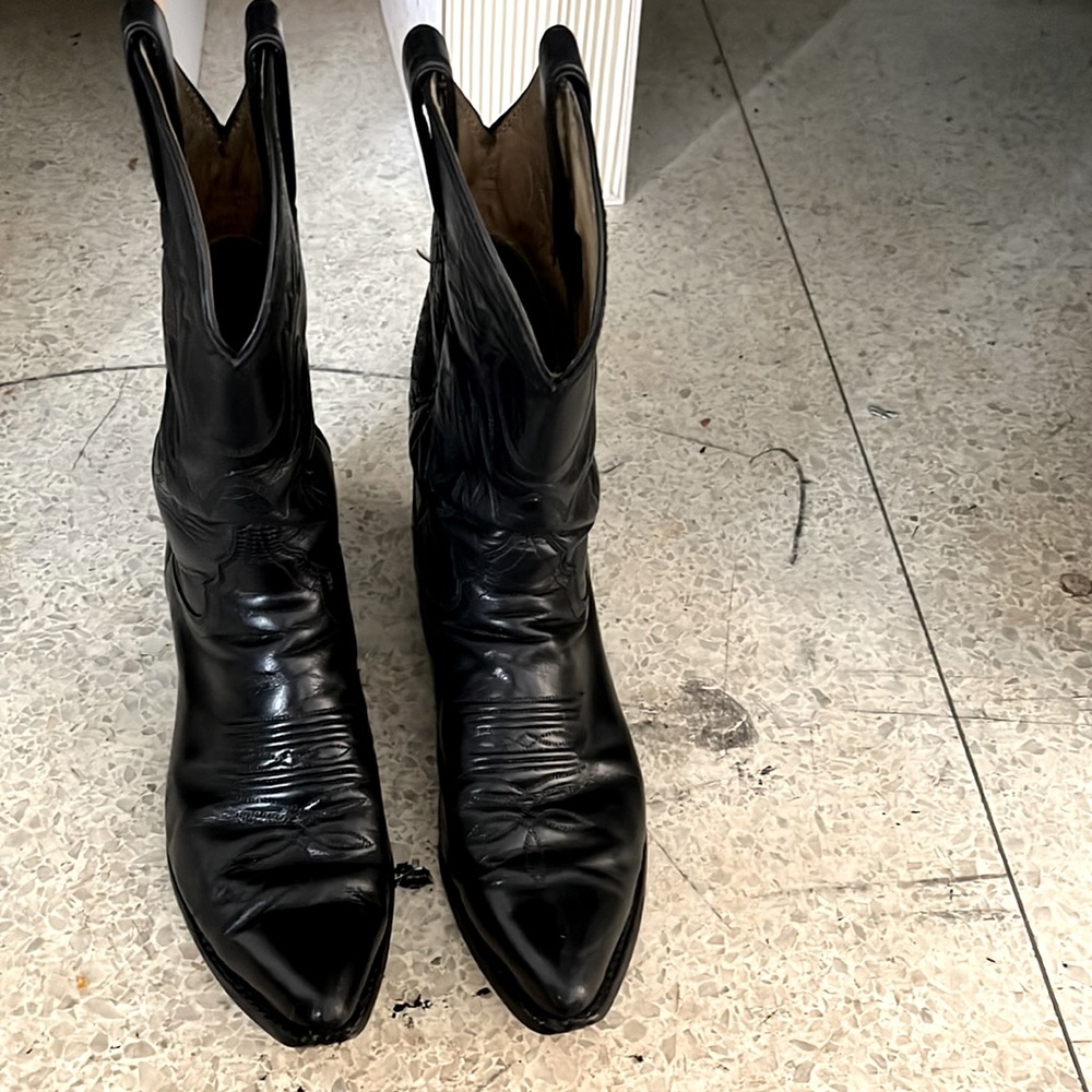 Black cowboy boots